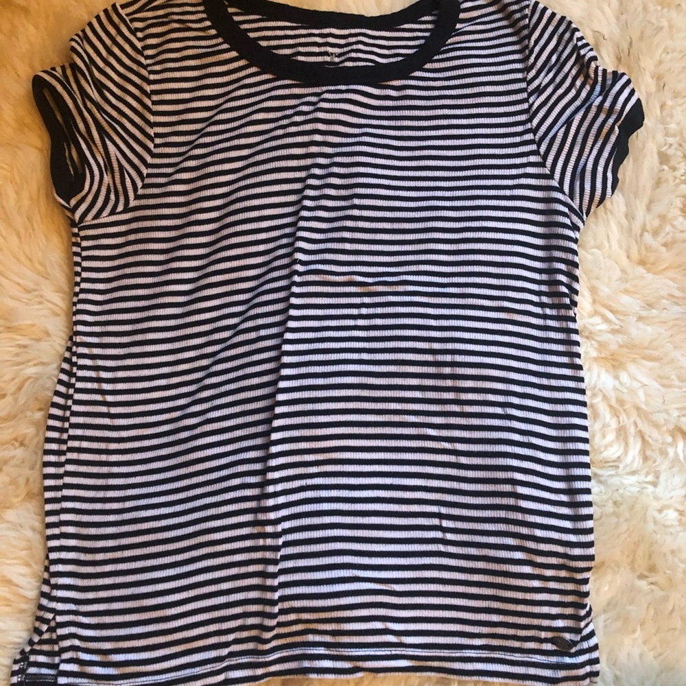american eagle tee!